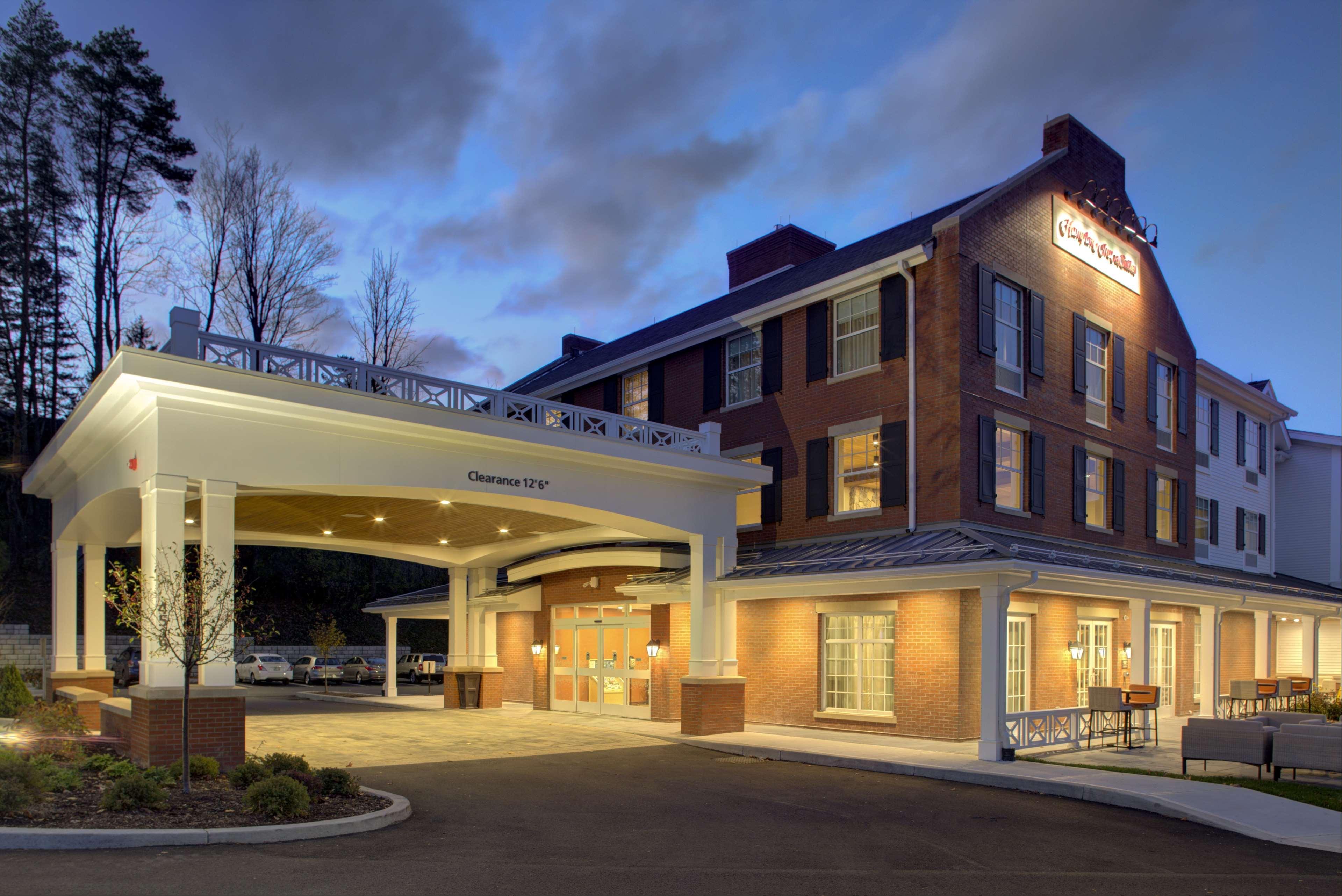 Hampton Inn&Suites Manchester, Vt Exterior foto