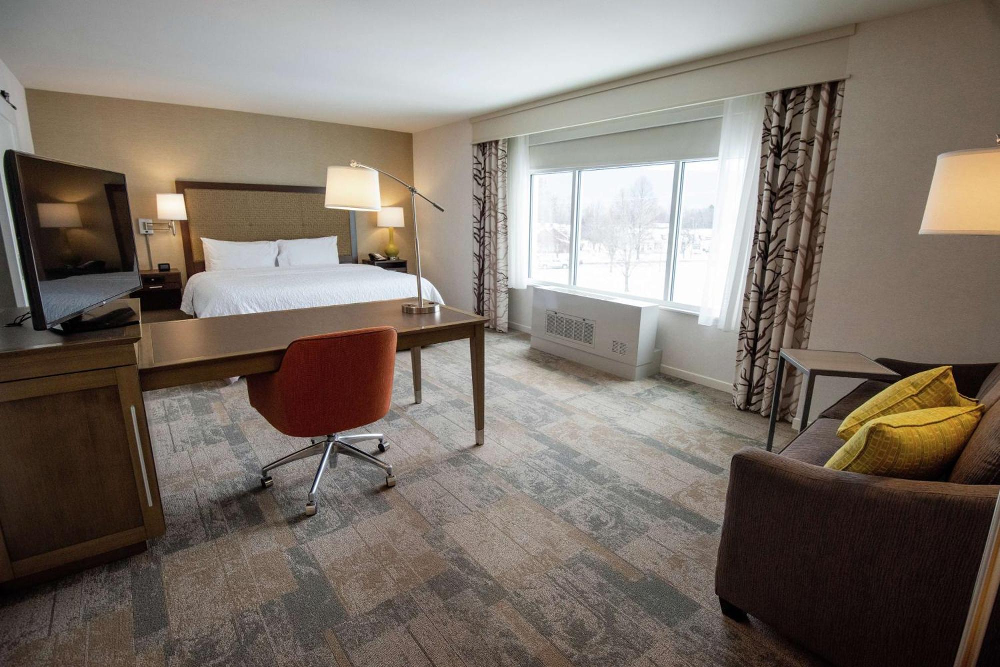 Hampton Inn&Suites Manchester, Vt Exterior foto